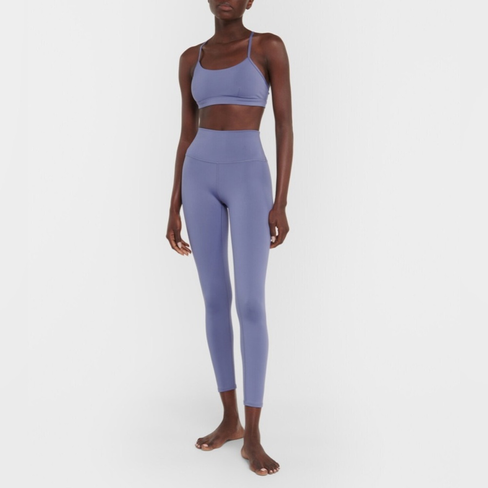 (SOLD) Alo Yoga Airlift Intrigue Bra - Picture 3 of 13